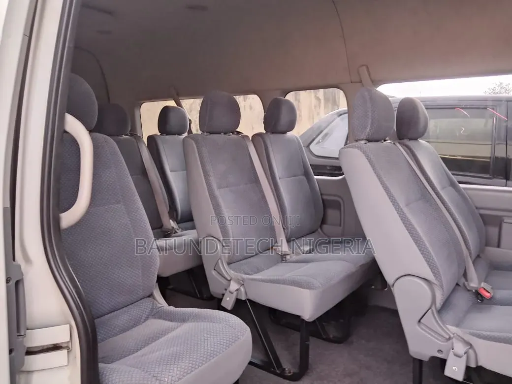 Toyota HiAce 2013 White