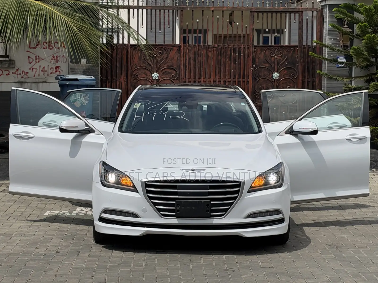 Hyundai Genesis 3.8 AWD 2016 White