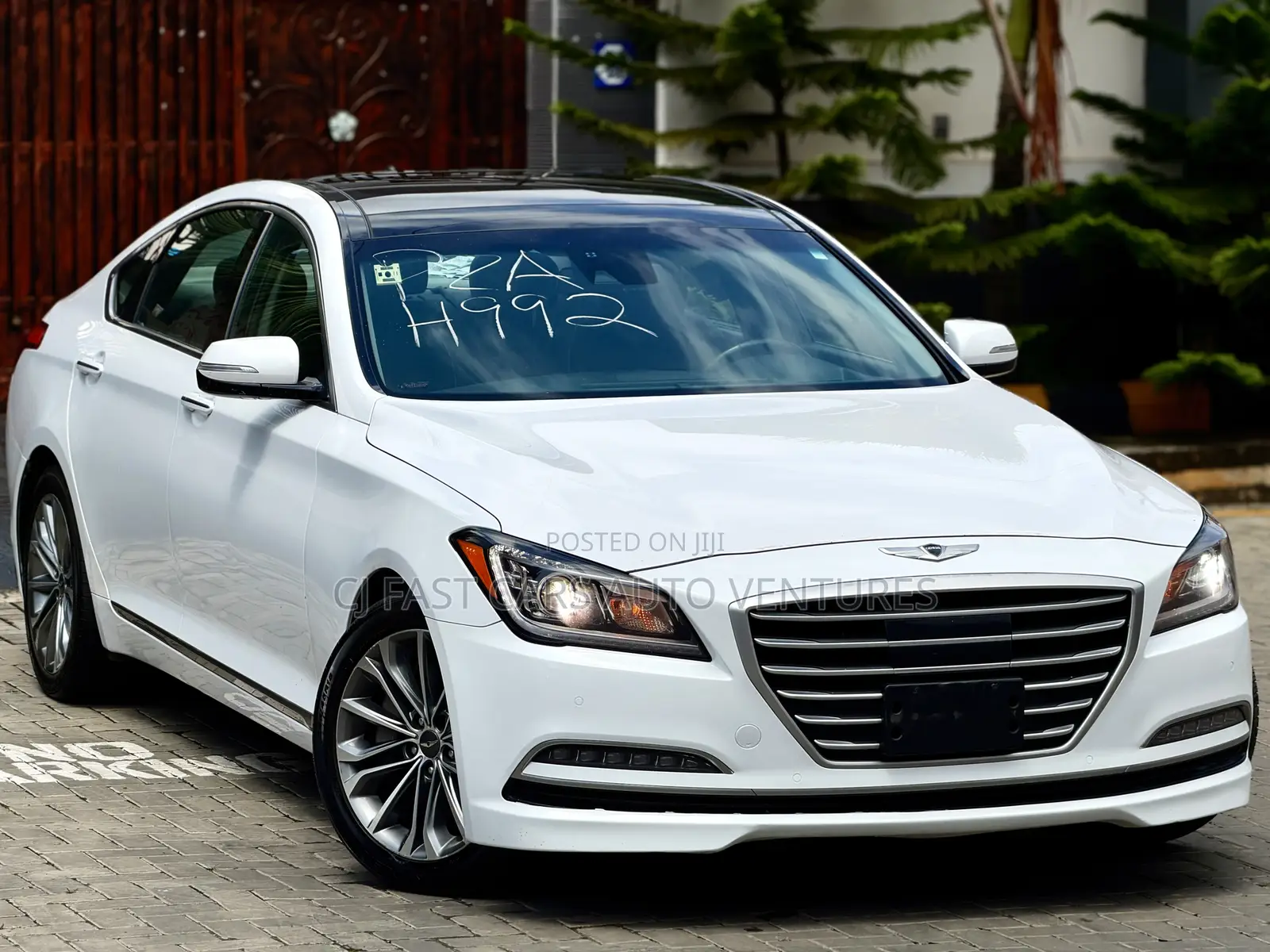 Hyundai Genesis 3.8 AWD 2016 White