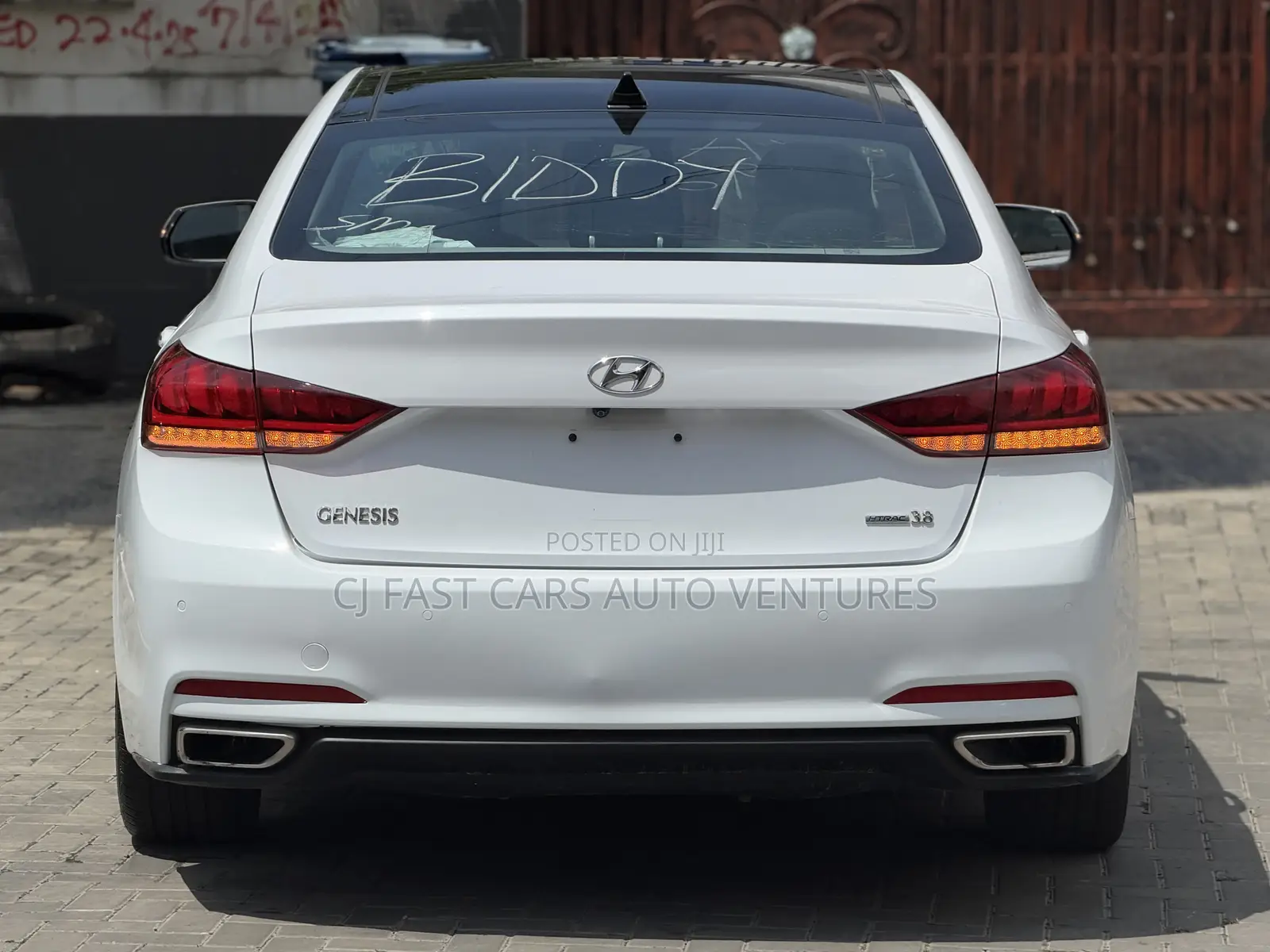 Hyundai Genesis 3.8 AWD 2016 White