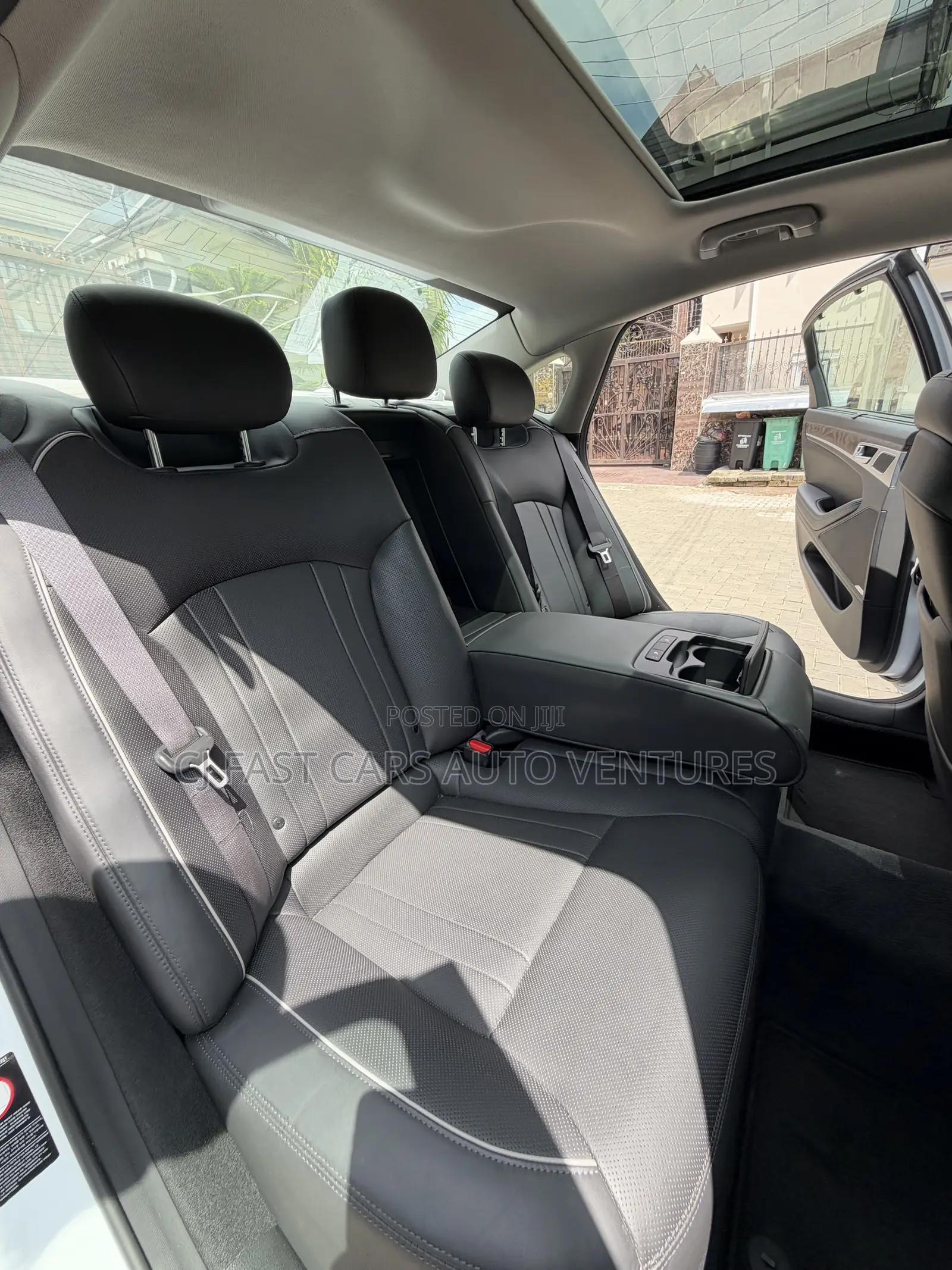 Hyundai Genesis 3.8 AWD 2016 White
