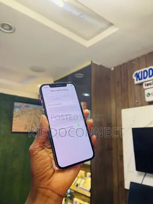 Apple iPhone 12 64 GB Gold