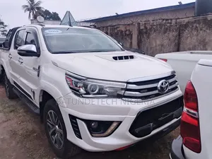 Toyota Hilux Revo Smart Cab Deisel 2.8 AWD 2018 White