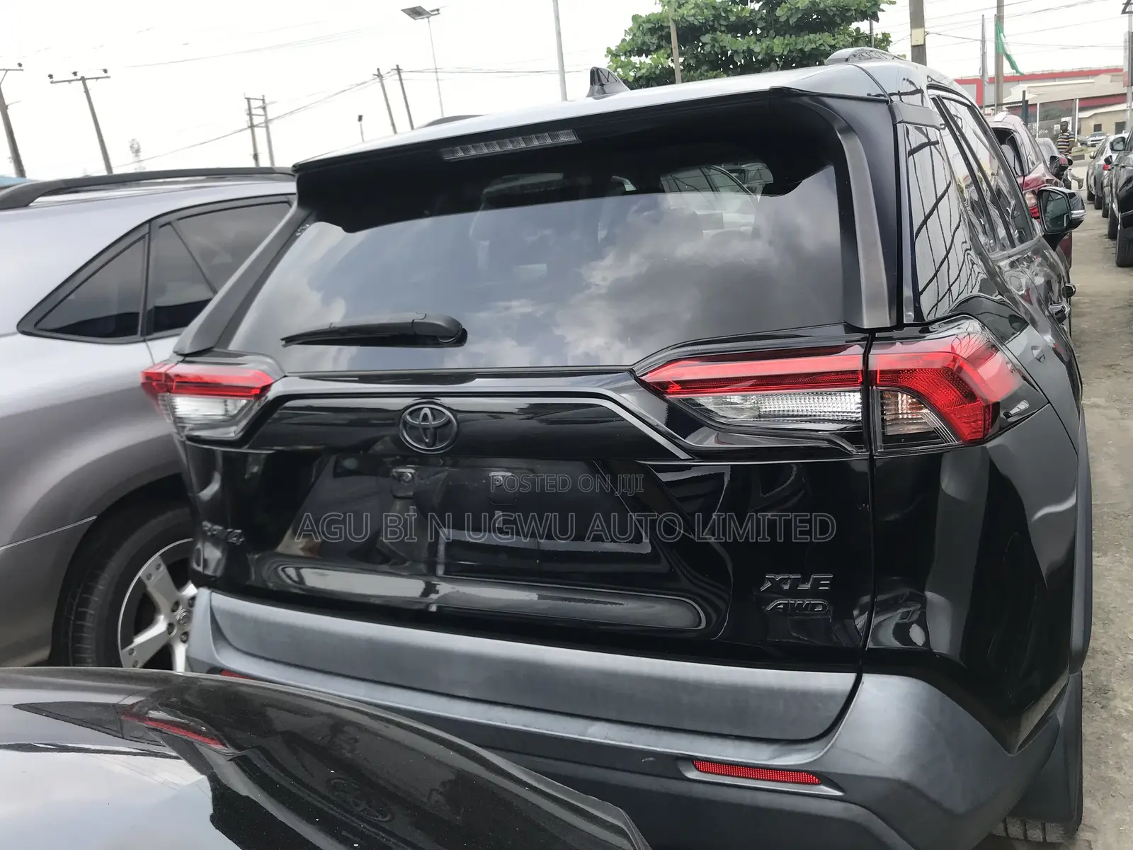 Toyota RAV4 XLE AWD 2020 Black