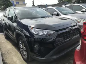 Toyota RAV4 XLE AWD 2020 Black