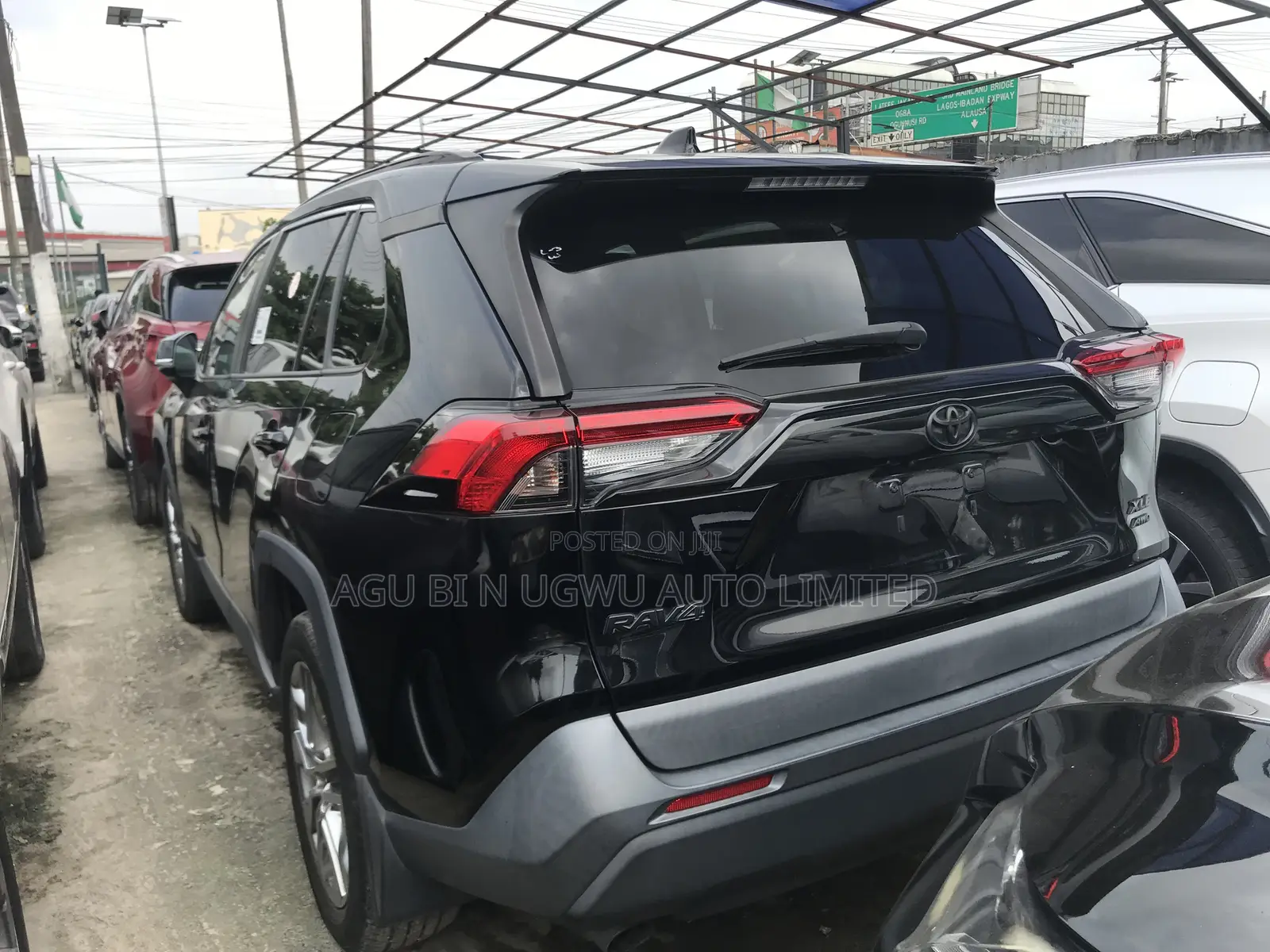 Toyota RAV4 XLE AWD 2020 Black