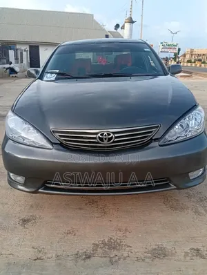 Toyota Camry 2005 Gray