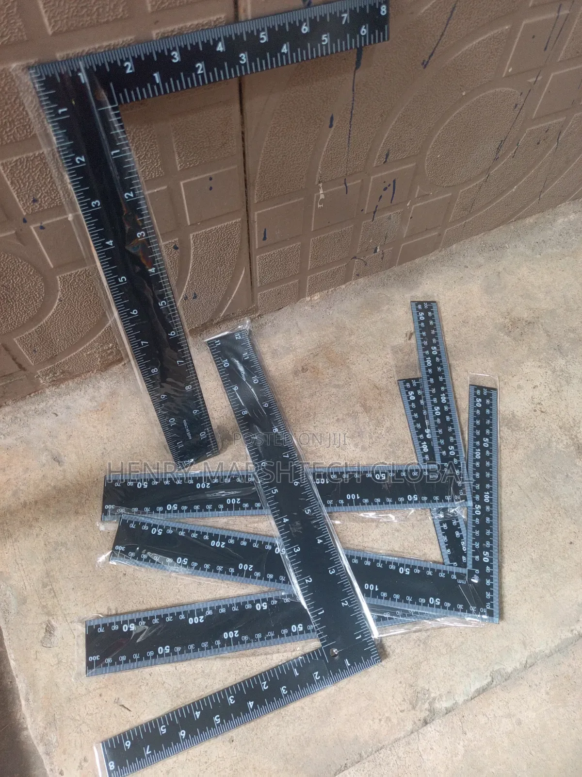 Builders Iron Square