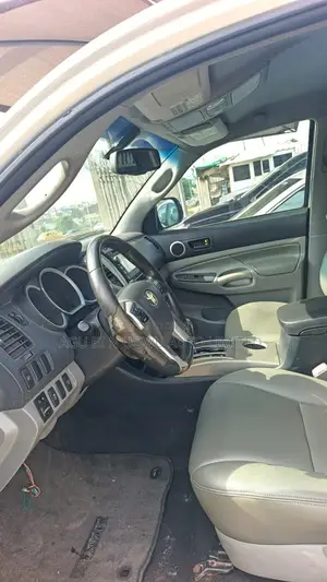 Toyota Tacoma 2013 Silver