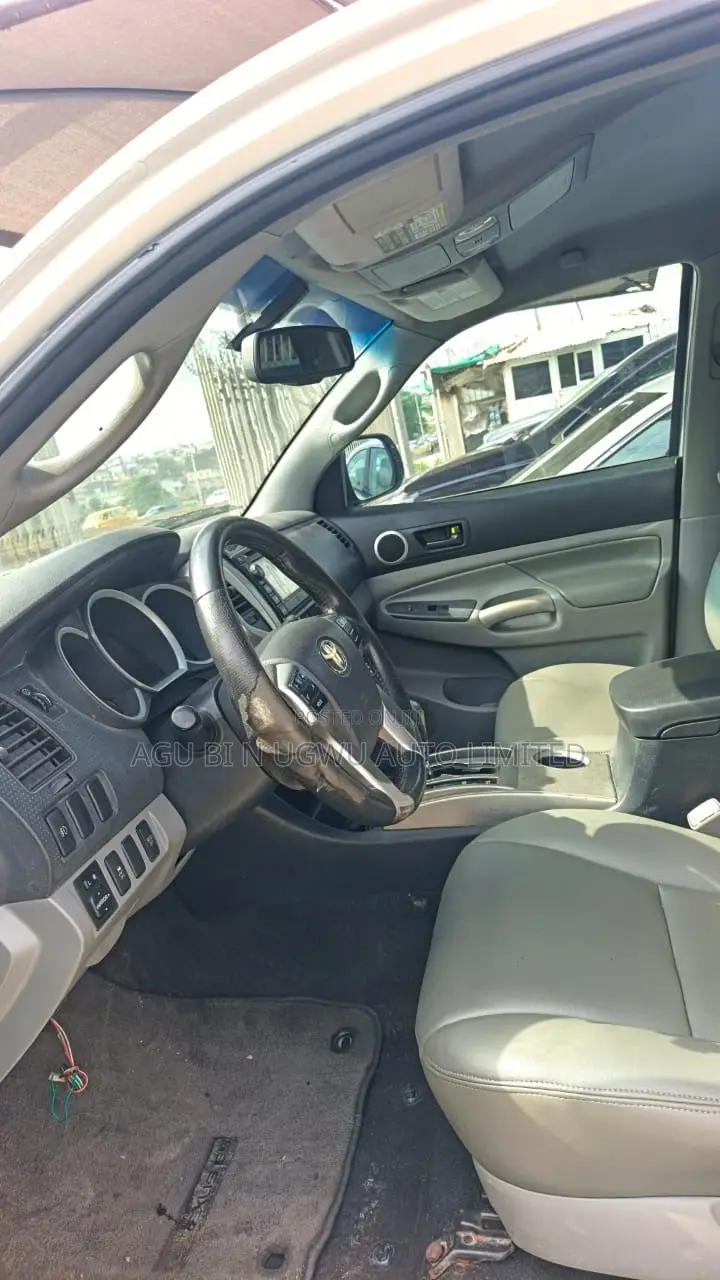 Toyota Tacoma 2013 Silver