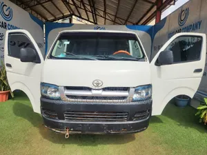 Toyota HiAce 2007 White