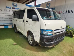 Toyota HiAce 2007 White