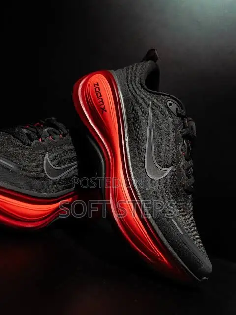 Nike Vomero Plus