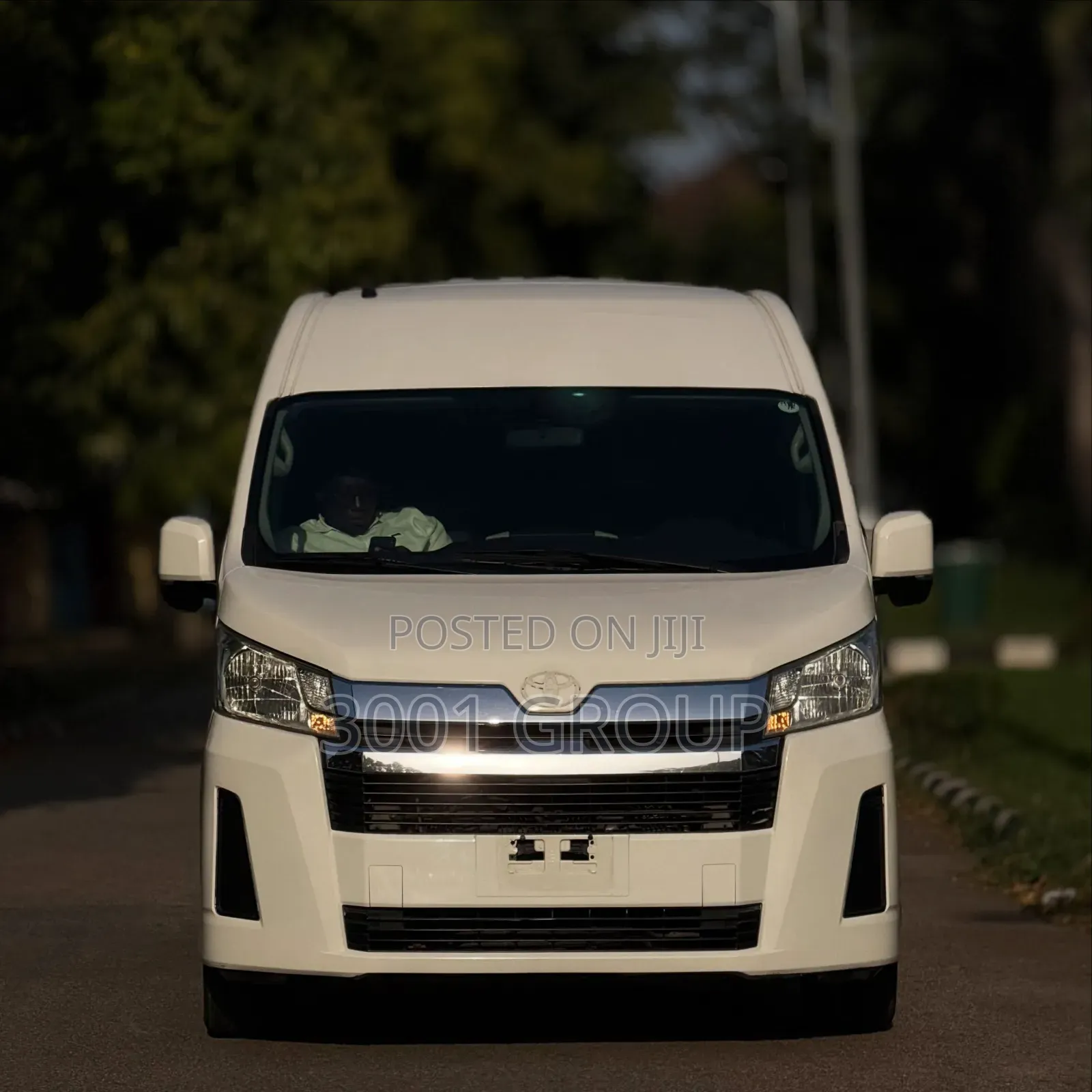 Toyota HiAce 2022 White