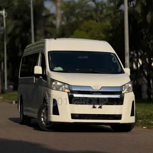 Toyota HiAce 2022 White