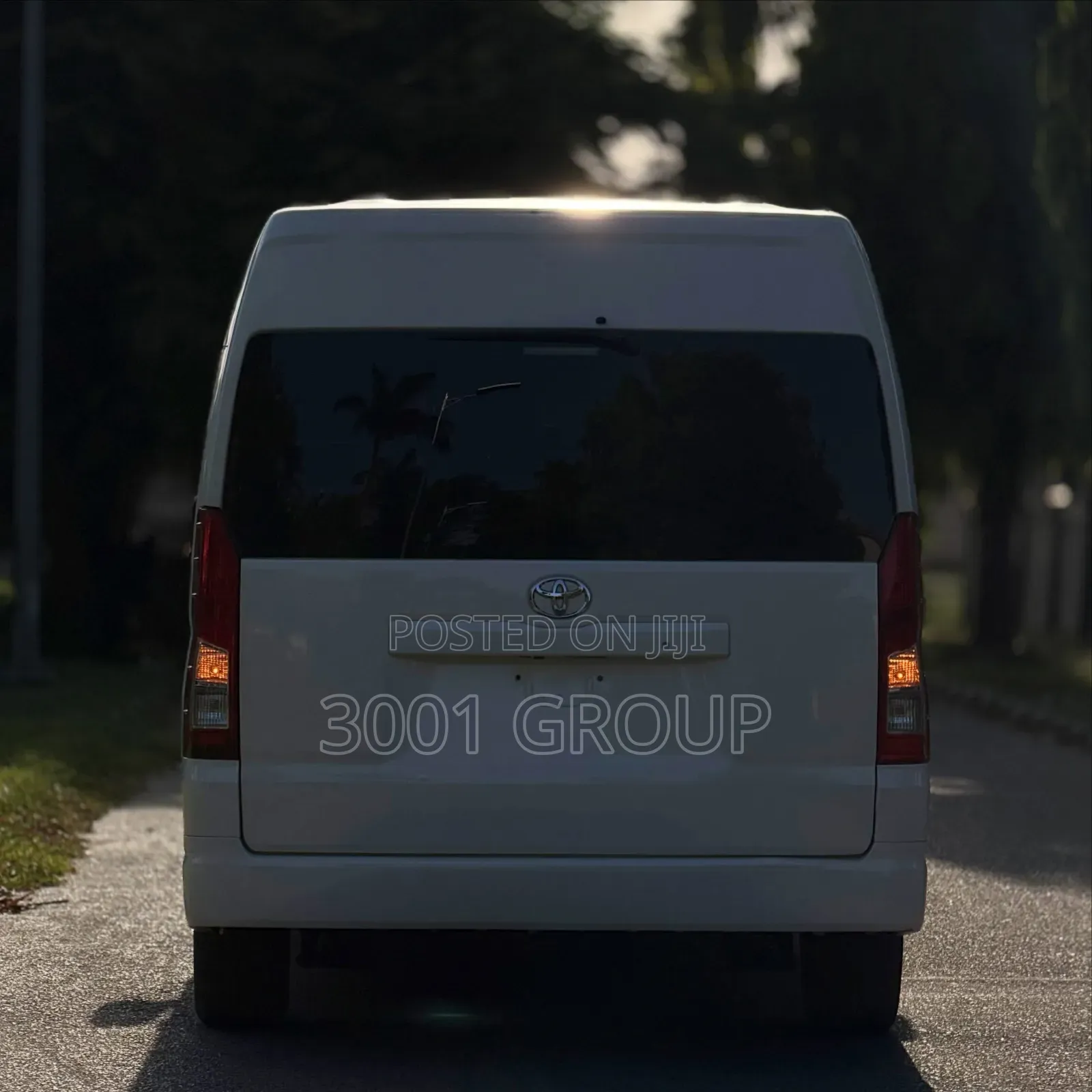 Toyota HiAce 2022 White