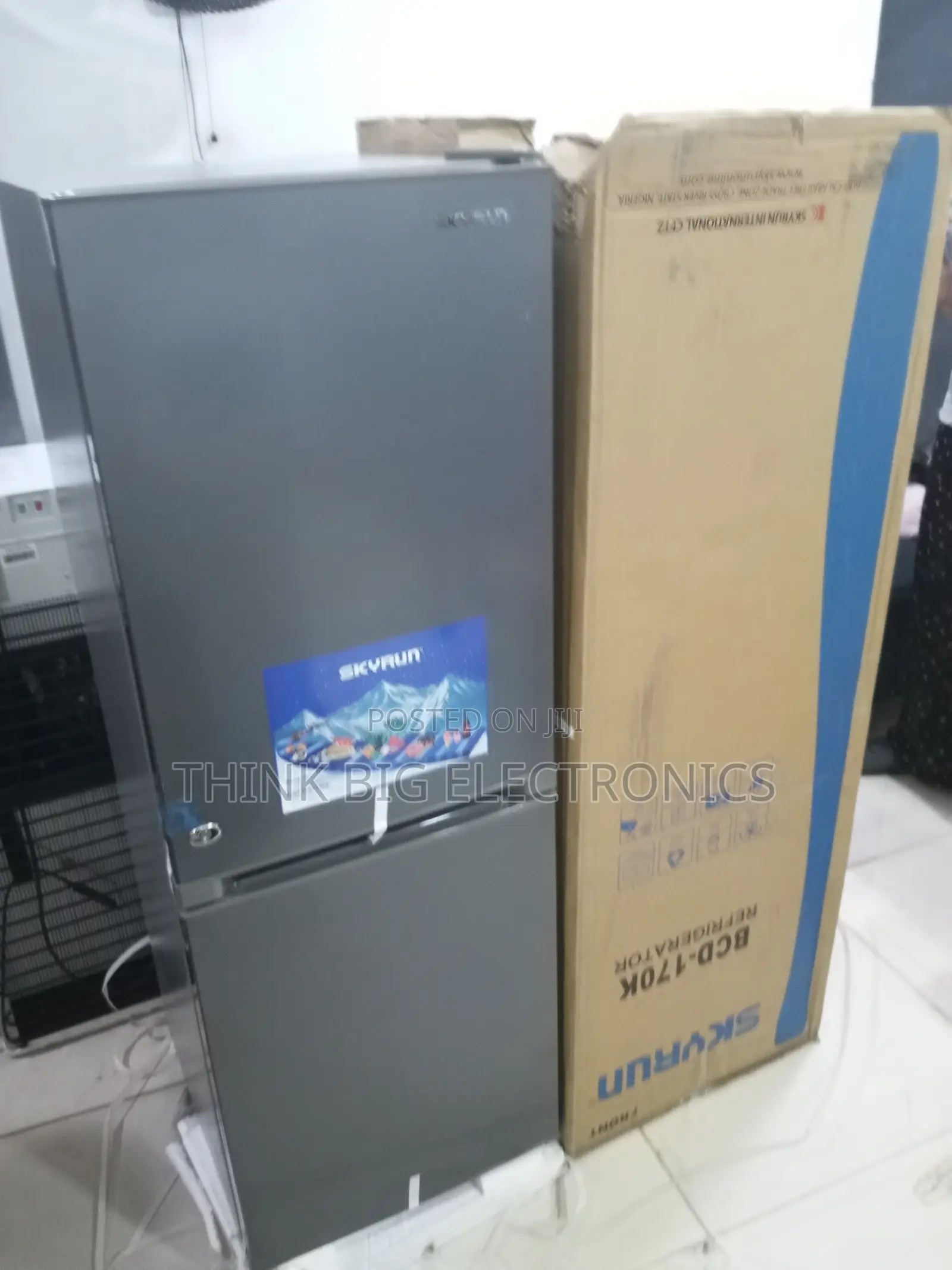 Skyrun 170L Bottom Freezer Refrigerator for Home