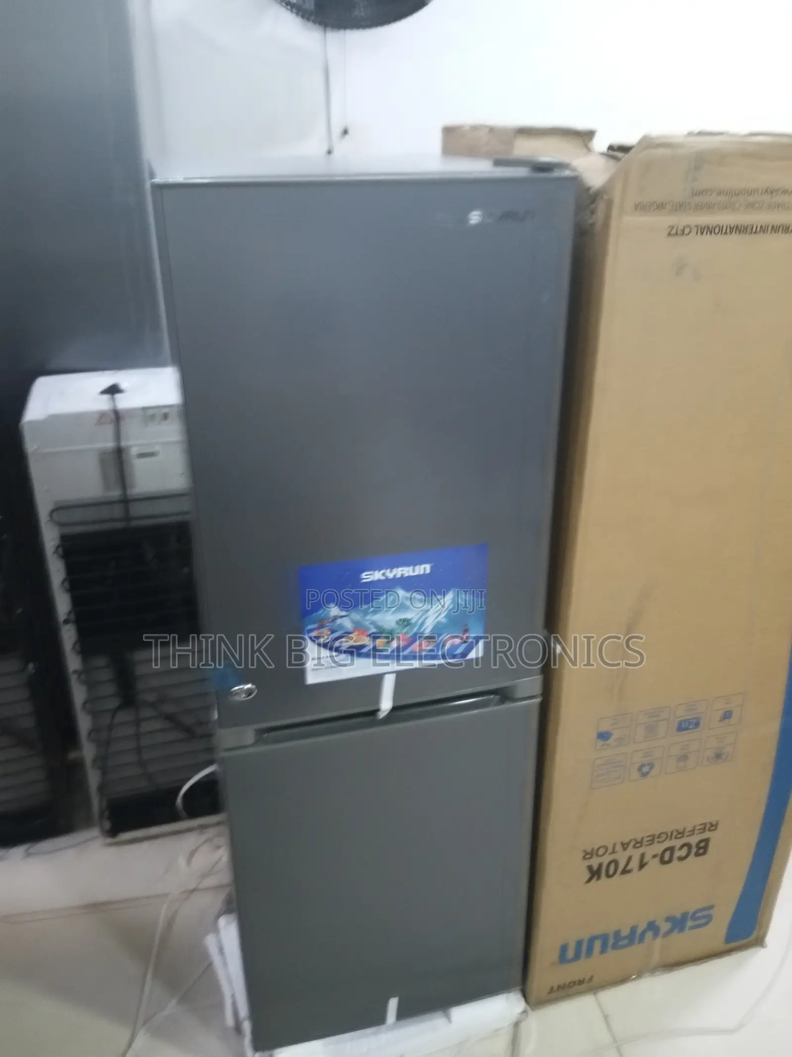 Skyrun 170L Bottom Freezer Refrigerator for Home