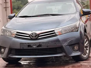 Toyota Corolla L 4dr Sedan (1.8L 4cyl 6M) 2015 Gray