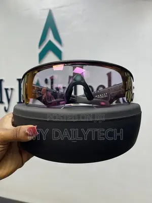 Vanguard Meta Oakley Glass