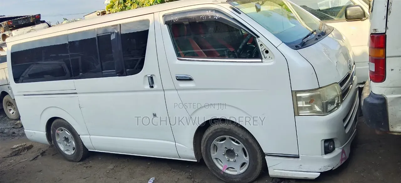 Toyota HiAce 2012 White