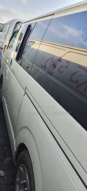 Toyota HiAce 2012 White