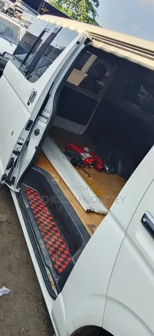 Toyota HiAce 2012 White