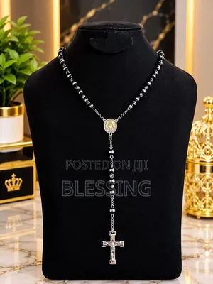 Unisex Rosary Necklace With Cross Pendant – Stylish Christian Jewelry