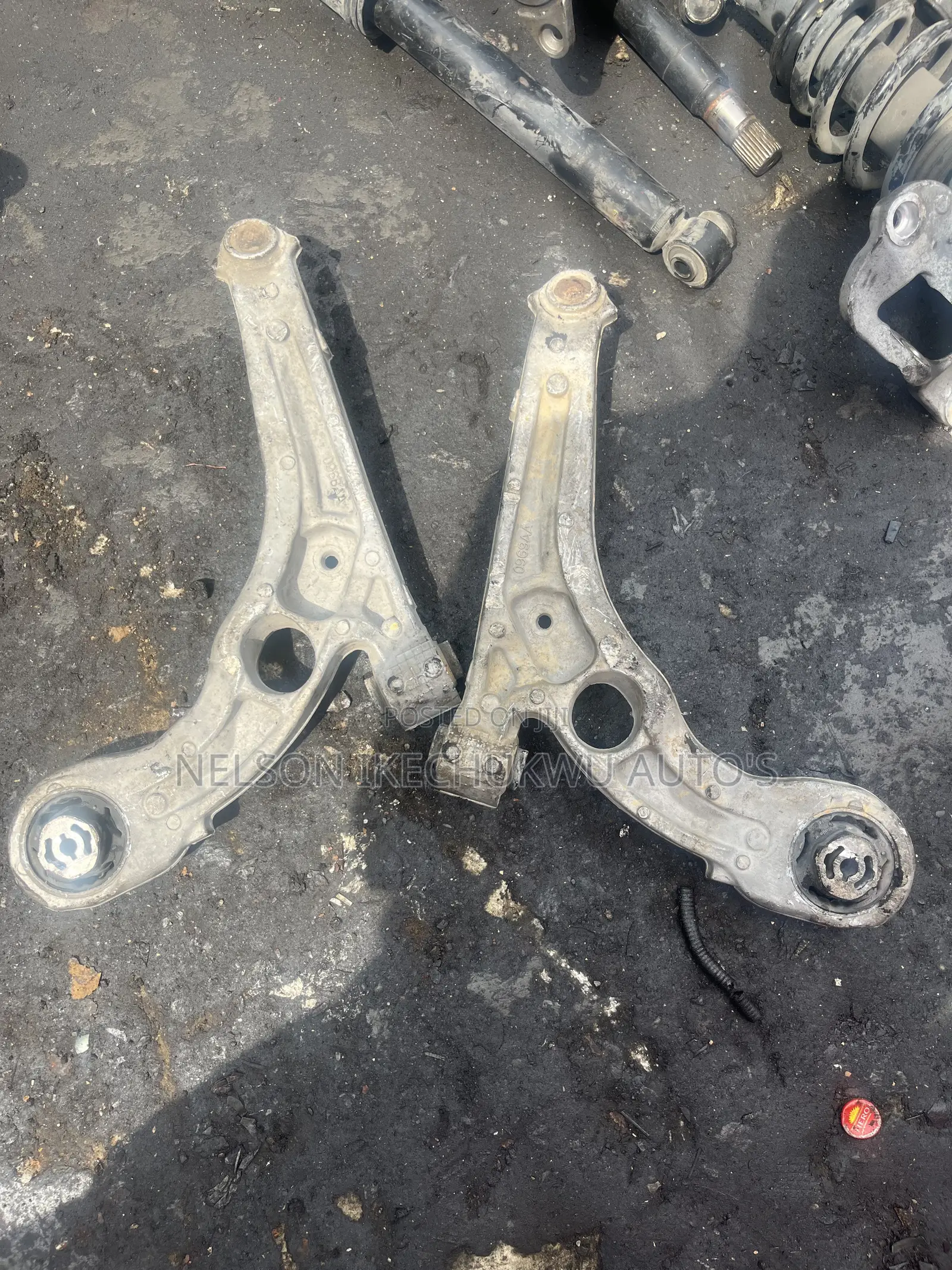 Lower Arm Chrysler 200C 2013