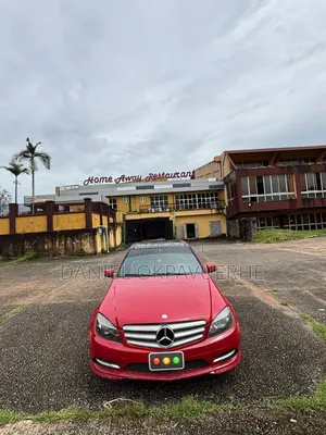 Mercedes-Benz C300 2010 Red