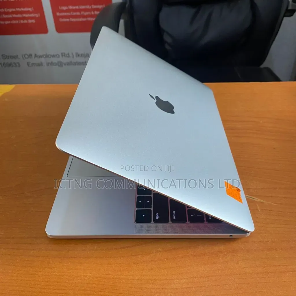 Laptop Apple MacBook Pro 2017 16GB Intel Core i5 SSD 256GB