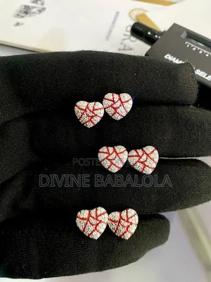 VVS Moissanite Diamond Love Shaped Earring