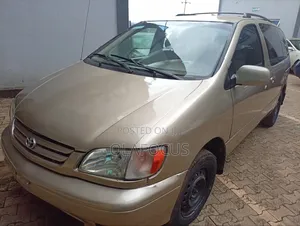 Toyota Sienna 2002 Gold
