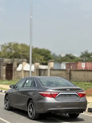 Toyota Camry 2016 Gray
