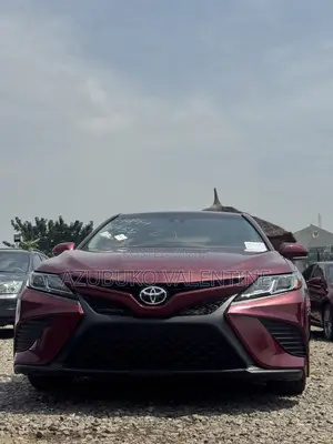Toyota Camry SE FWD (2.5L 4cyl 8AM) 2018 Red