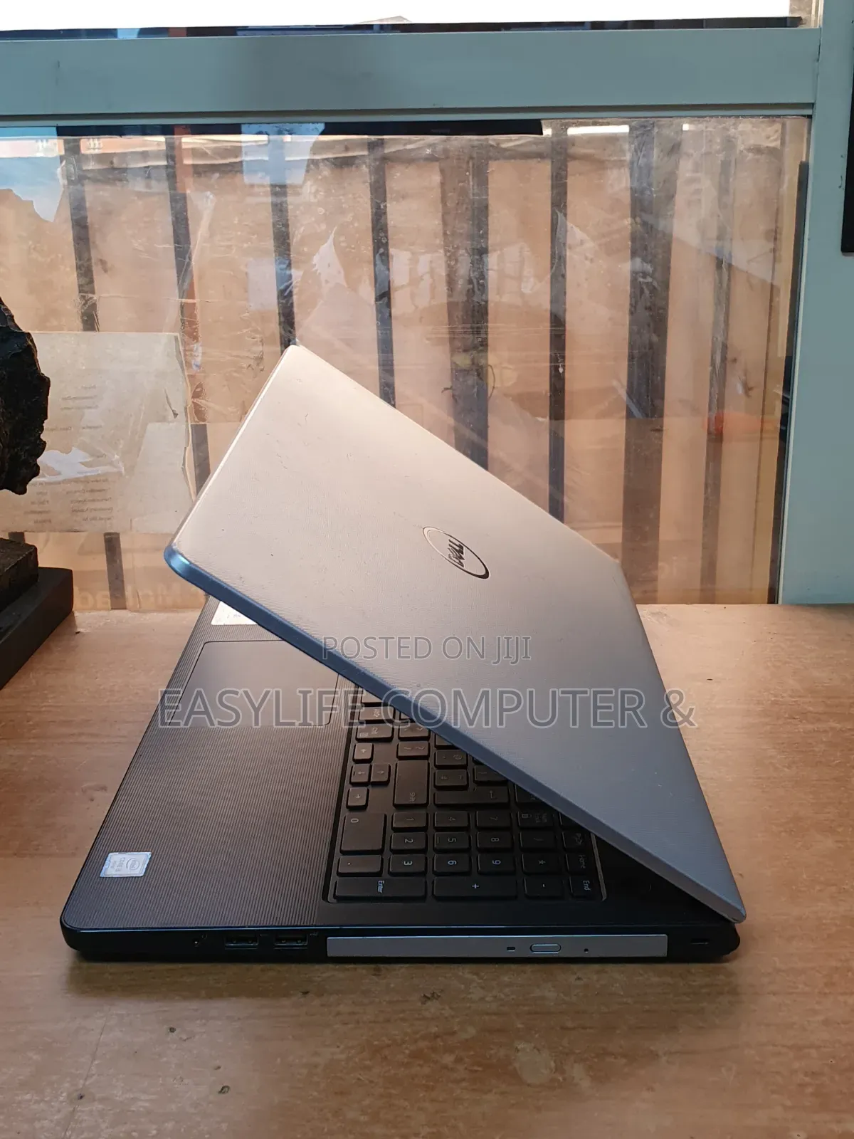 Laptop Dell Vostro 15 3000 16GB Intel Core i5 HDD 1T