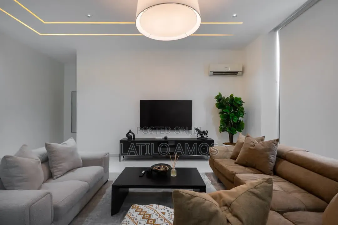 – Luxury 2-Bedroom Apartment