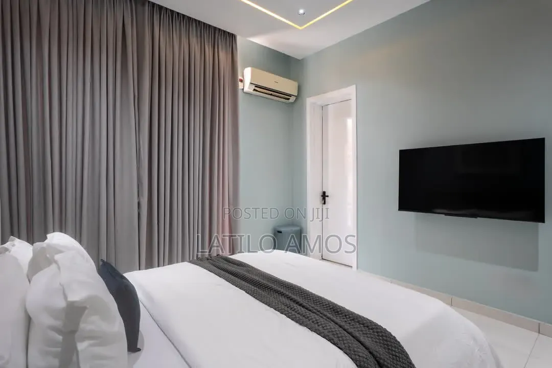 – Luxury 2-Bedroom Apartment