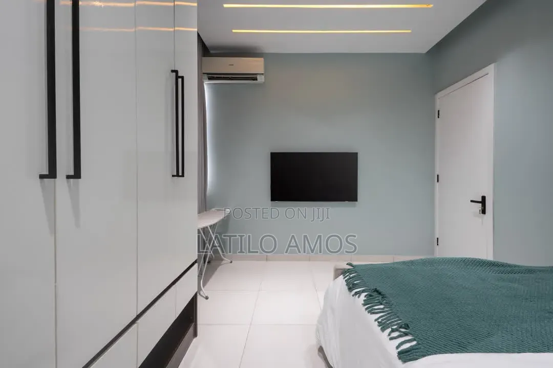 – Luxury 2-Bedroom Apartment