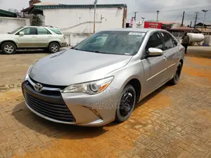 Toyota Camry 2017 Silver