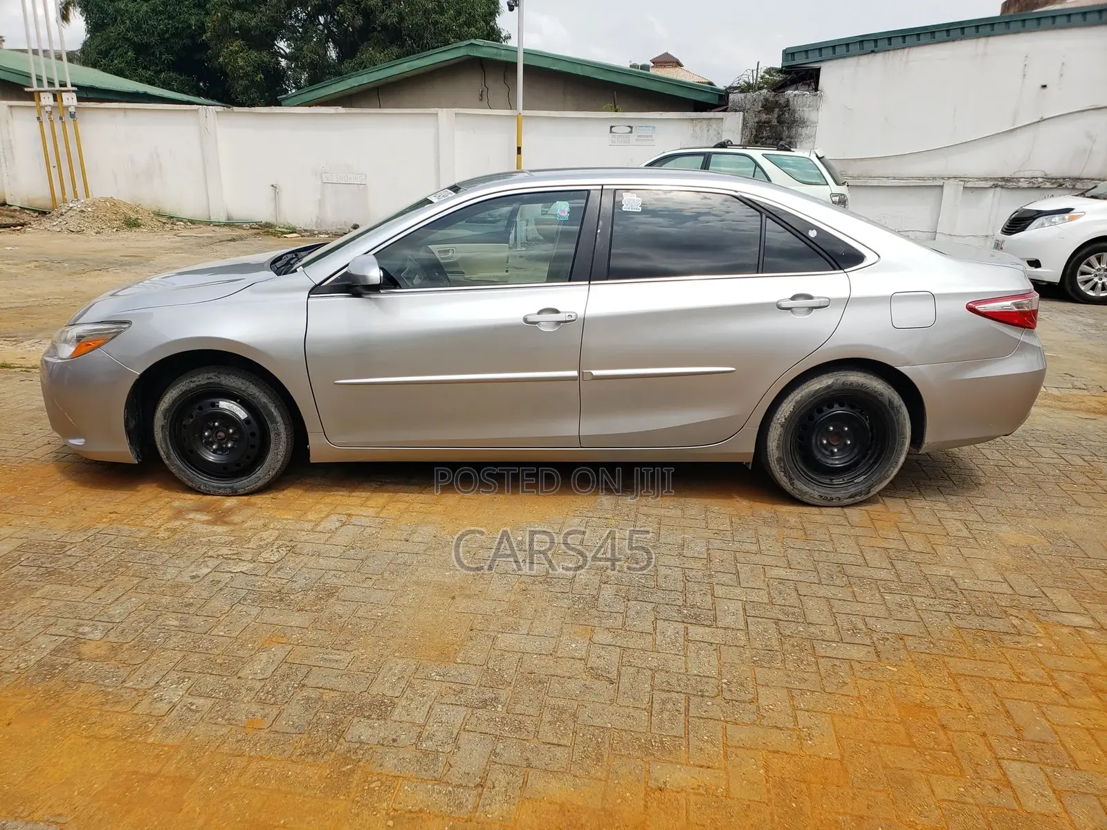 Toyota Camry 2017 Silver