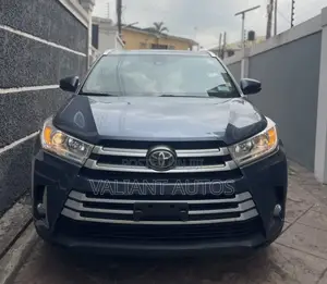 Toyota Highlander 2018 Blue