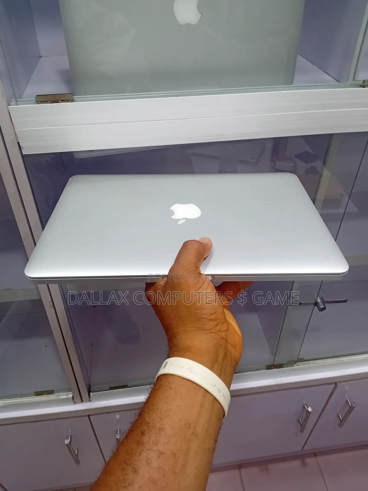 Laptop Apple MacBook Pro 2015 8GB Intel SSD 256GB