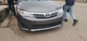 Toyota Camry XLE 4dr Sedan (2.5L 4cyl 6A) 2014 Gray