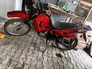 Yamaha 2006 Red