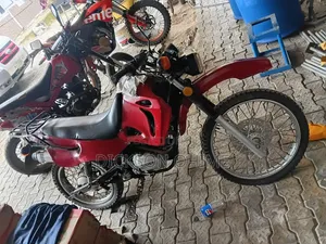Yamaha 2006 Red