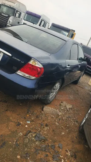 Toyota Camry LE 4dr Sedan (2.4L 4cyl 5A) 2005 Blue