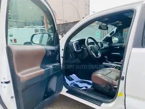 Toyota Tacoma Limited 2017 White