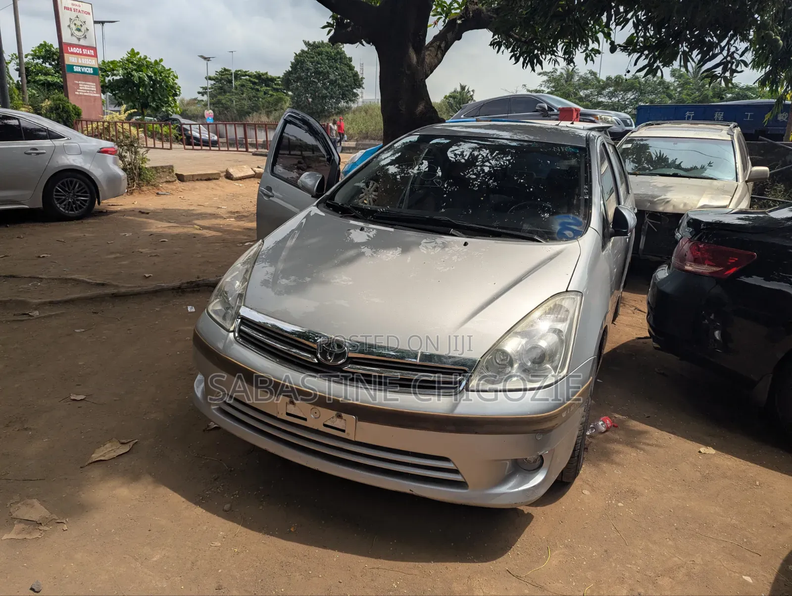 Toyota Wish 2012 Silver