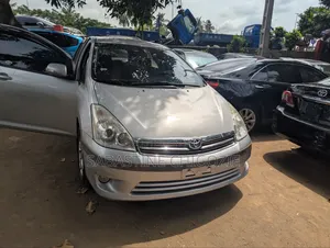 Toyota Wish 2012 Silver
